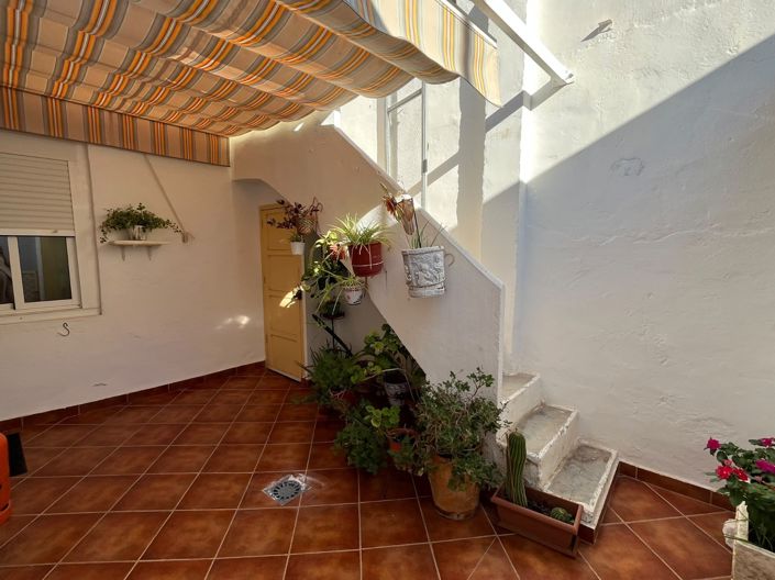 Image No.31-3 Bed Townhouse for sale