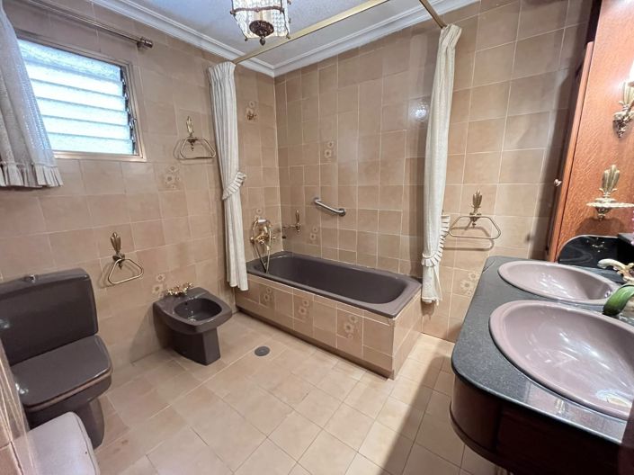 Image No.18-Appartement de 4 chambres à vendre