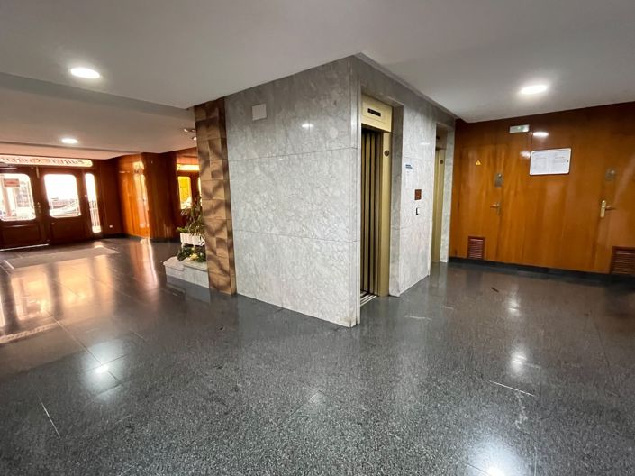 Image No.23-Appartement de 4 chambres à vendre