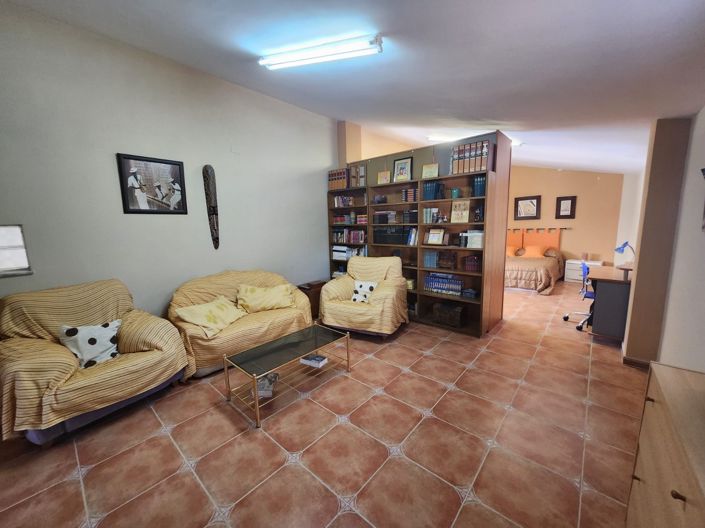 Image No.31-7 Bed Country House for sale