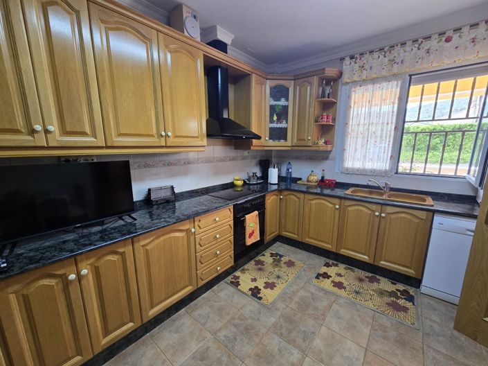 Image No.5-4 Bed Country House for sale