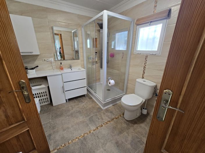 Image No.19-3 Bed Villa for sale