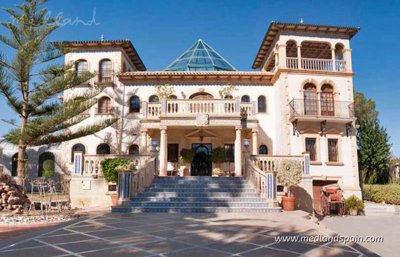 5 Bed Villa for sale