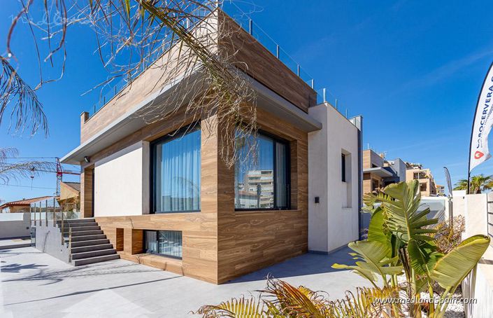 Image No.2-4 Bed Villa for sale