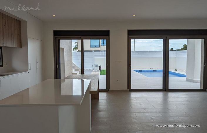 Image No.4-3 Bed Villa for sale