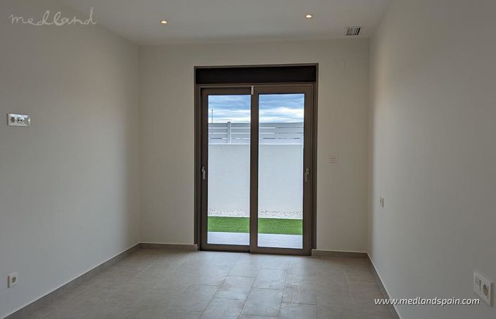 Image No.8-3 Bed Villa for sale