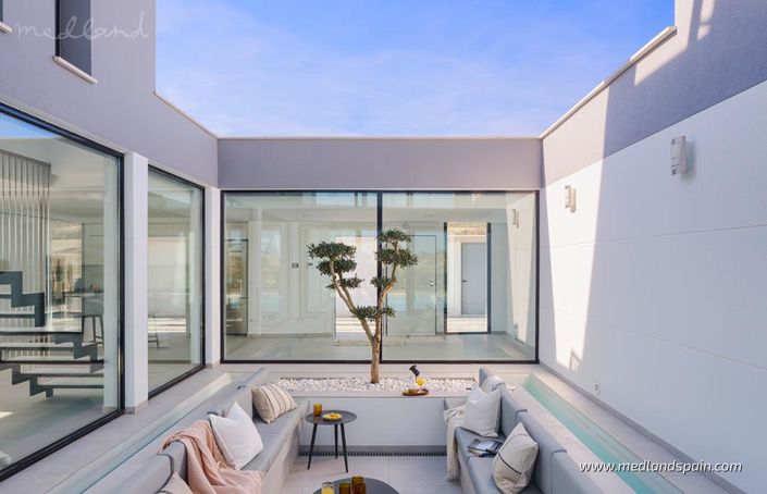 Image No.12-4 Bed Villa for sale