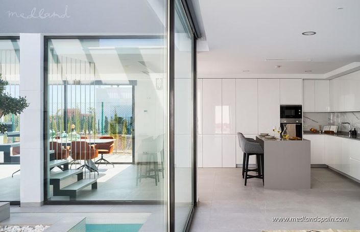 Image No.10-4 Bed Villa for sale