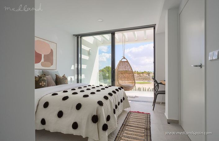 Image No.15-3 Bed Villa for sale