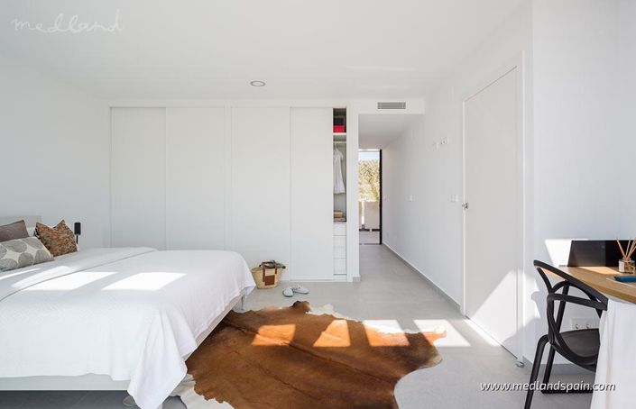 Image No.9-3 Bed Villa for sale