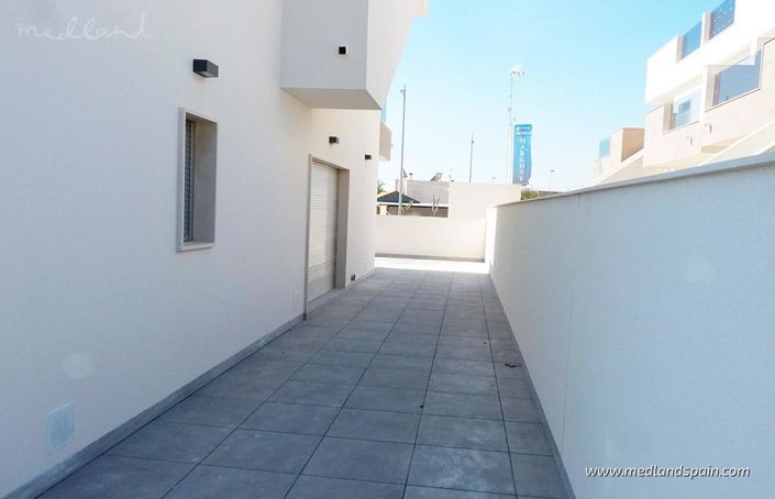 Image No.14-3 Bed Townhouse for sale