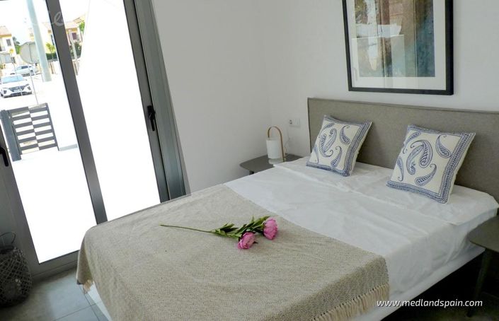 Image No.5-3 Bed Townhouse for sale