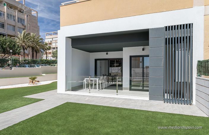 Image No.1-Appartement de 2 chambres à vendre à Torrevieja