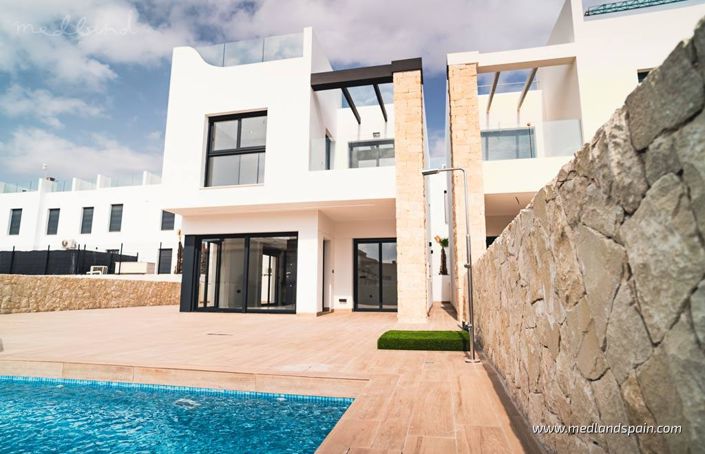 Image No.1-4 Bed Villa for sale
