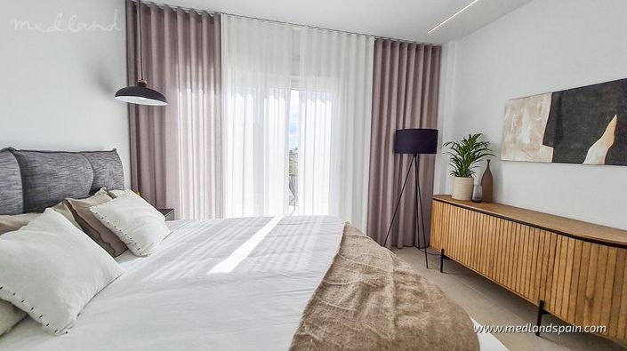 Image No.10-3 Bed Townhouse for sale