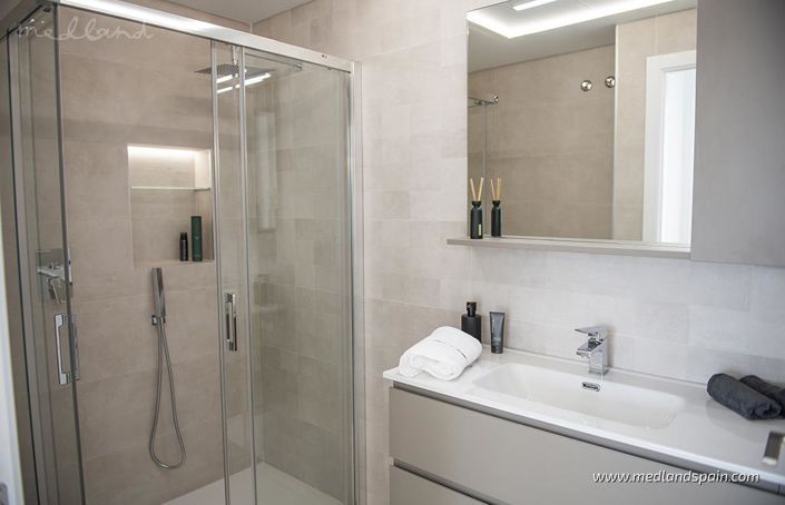 Image No.13-3 Bed Townhouse for sale