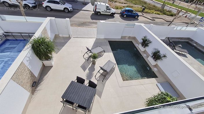 Image No.2-3 Bed Townhouse for sale