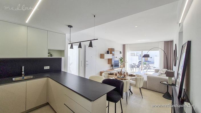 Image No.4-3 Bed Townhouse for sale