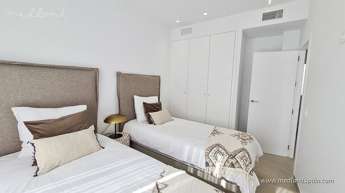 Image No.9-3 Bed Townhouse for sale