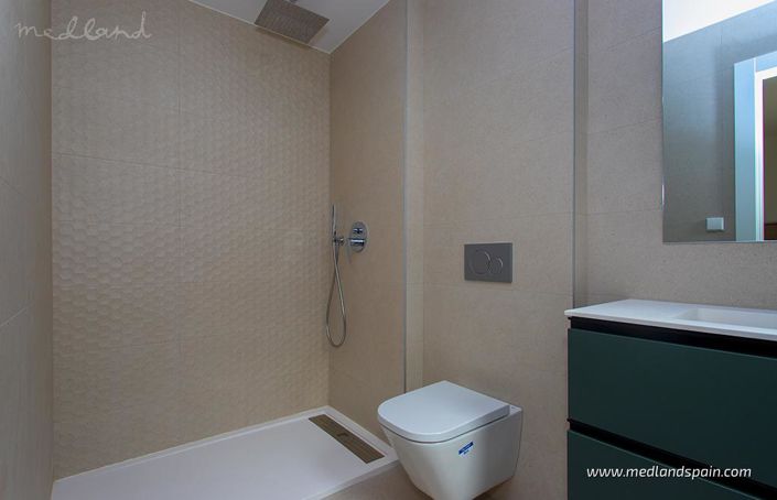 Image No.12-3 Bed Townhouse for sale