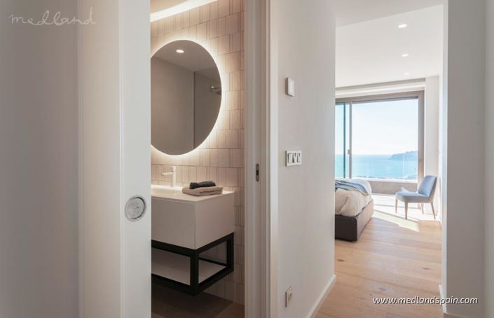 Image No.10-4 Bed Villa for sale