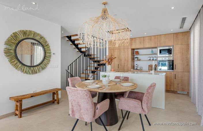 Image No.5-3 Bed Townhouse for sale