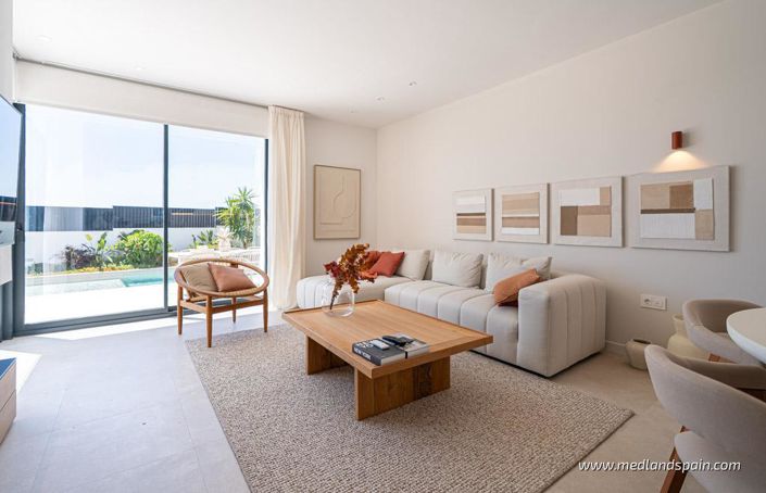 Image No.4-3 Bed Villa for sale