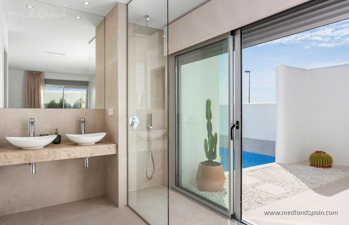 Image No.8-3 Bed Villa for sale