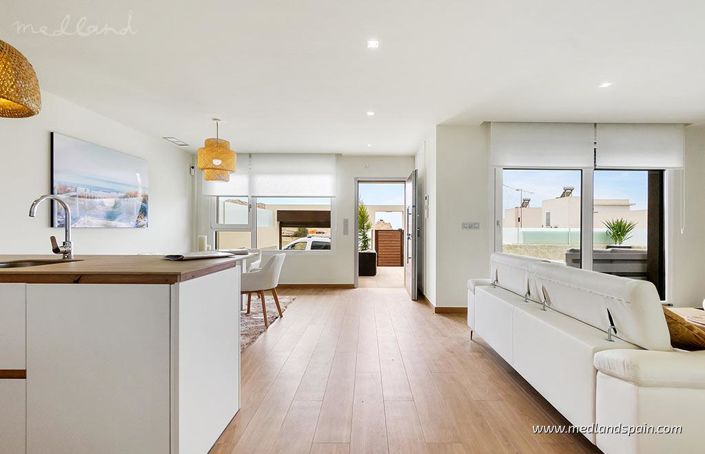 Image No.6-3 Bed Villa for sale