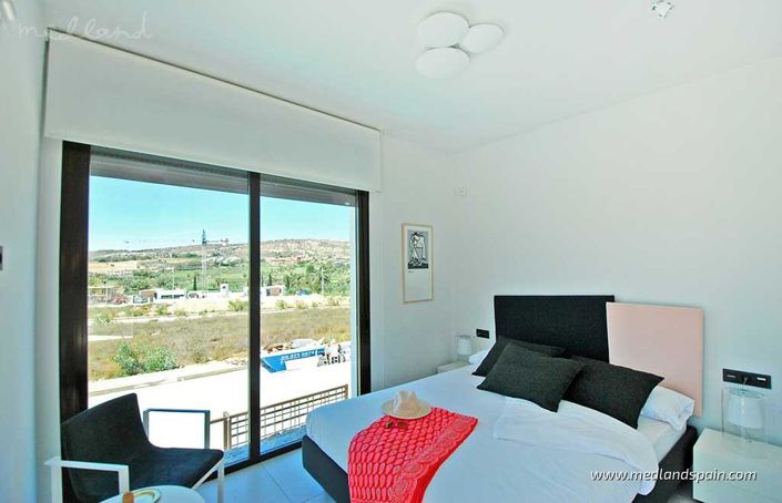 Image No.15-3 Bed Villa for sale