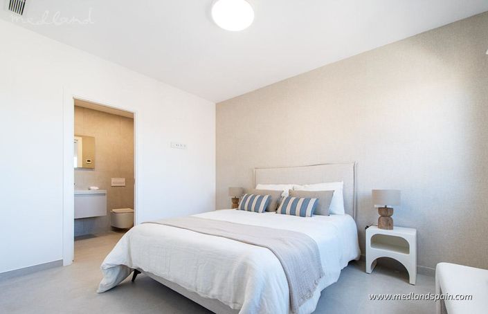 Image No.8-3 Bed Villa for sale