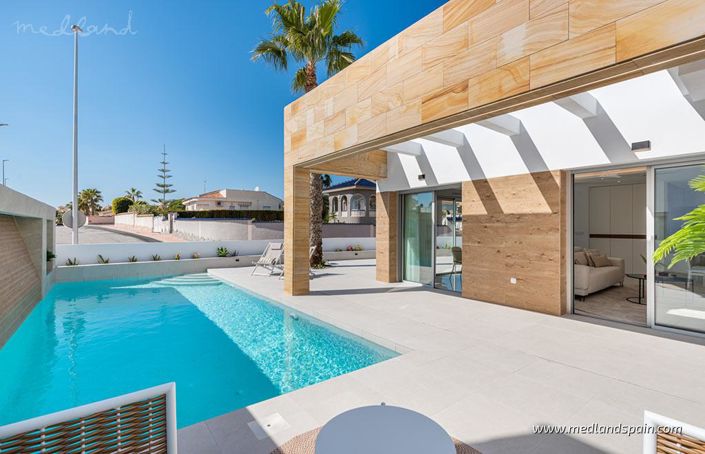 Image No.3-Villa de 4 chambres à vendre à Ciudad Quesada