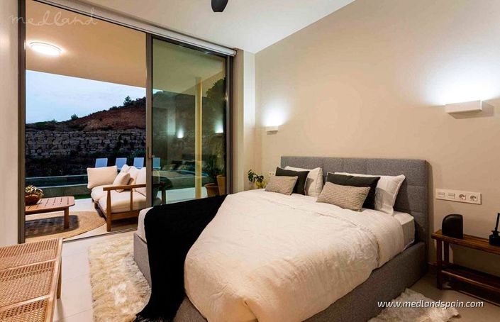 Image No.14-3 Bed Apartment for sale