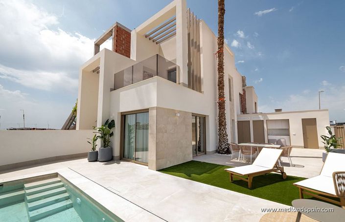 Image No.1-3 Bed Townhouse for sale