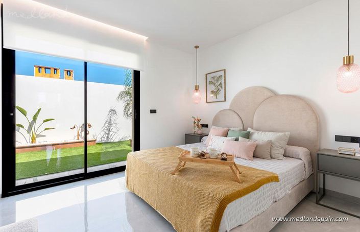 Image No.7-3 Bed Villa for sale