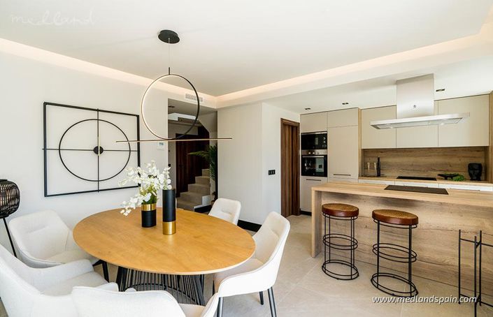 Image No.8-3 Bed Apartment for sale