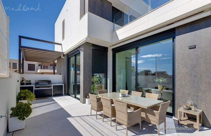 Image No.3-3 Bed Villa for sale