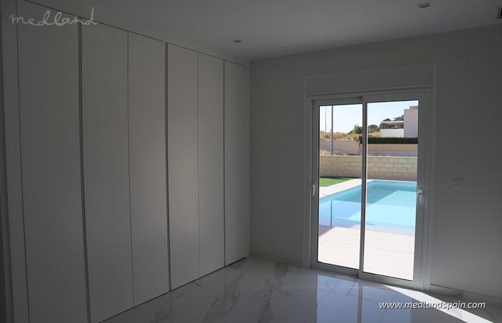 Image No.8-3 Bed Villa for sale