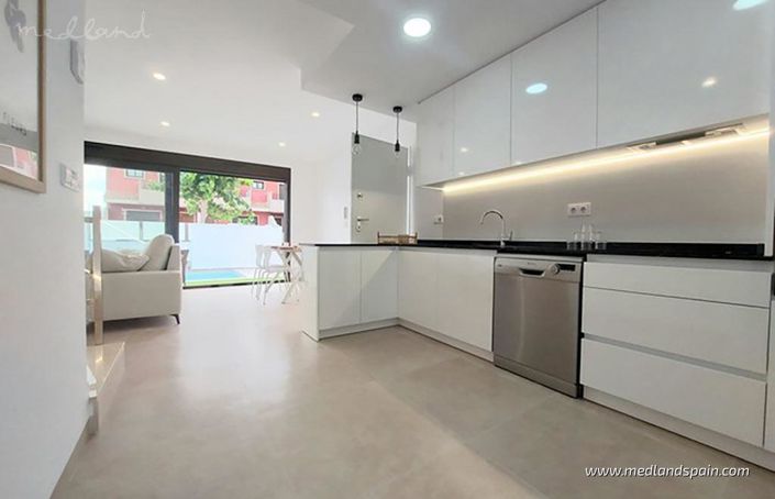 Image No.8-3 Bed Villa for sale