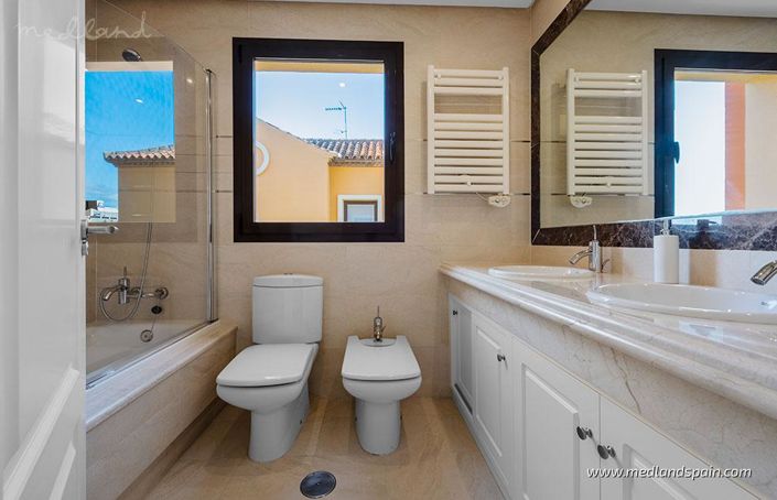 Image No.15-3 Bed Villa for sale