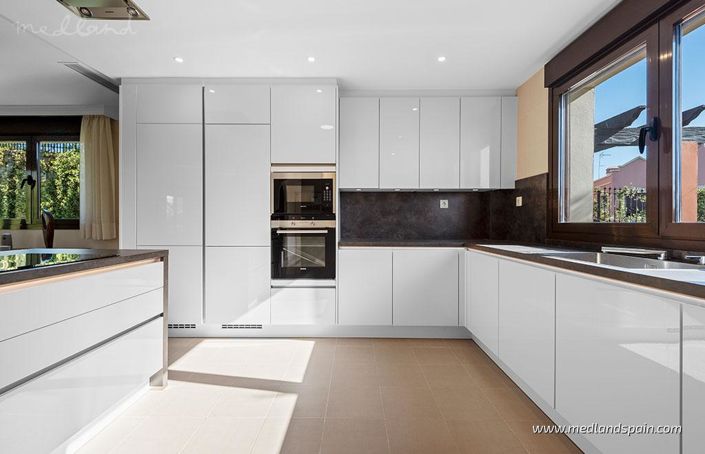 Image No.8-4 Bed Villa for sale