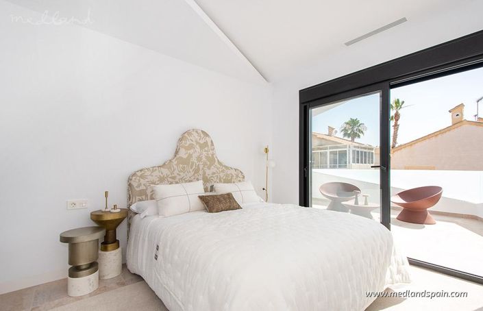 Image No.11-3 Bed Villa for sale