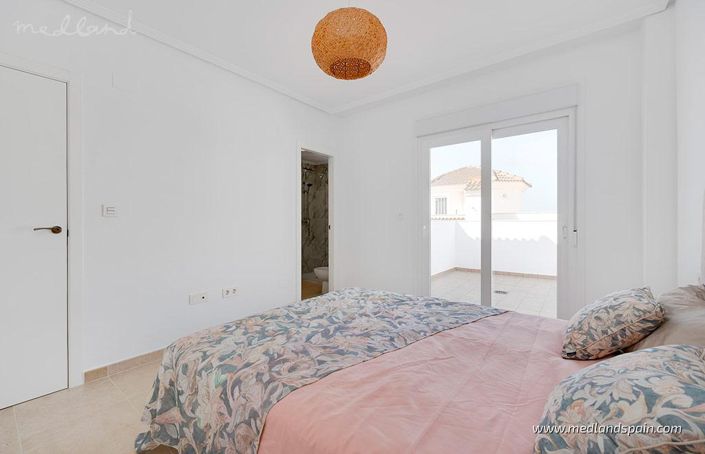 Image No.8-Villa de 3 chambres à vendre à Alicante