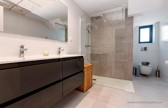 Image No.9-3 Bed Villa for sale