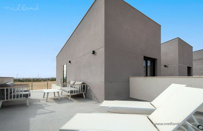 Image No.15-3 Bed Villa for sale