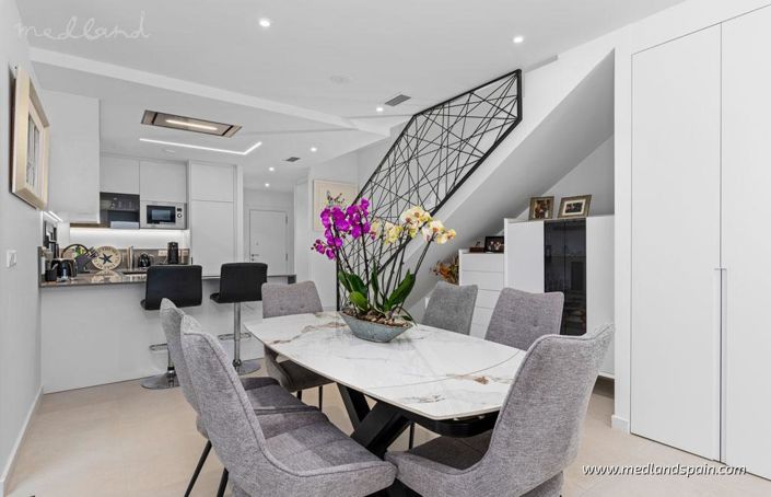 Image No.4-Villa de 4 chambres à vendre à Guardamar del Segura