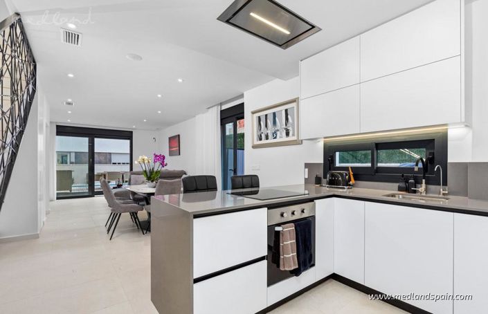 Image No.5-Villa de 4 chambres à vendre à Guardamar del Segura