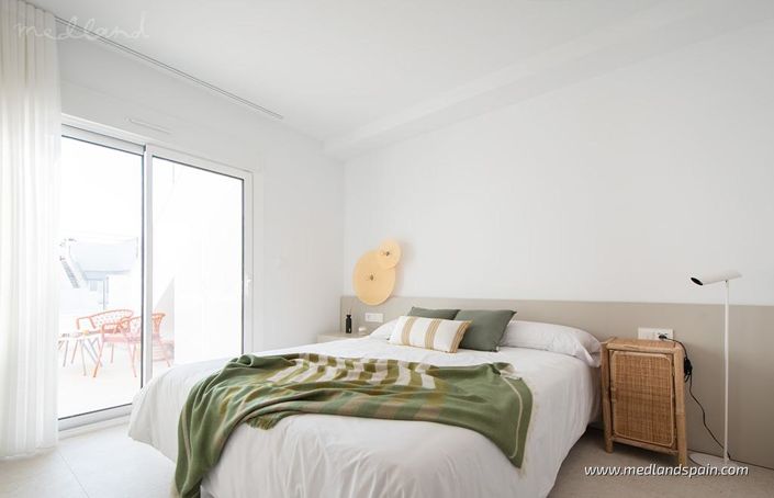 Image No.10-3 Bed Apartment for sale