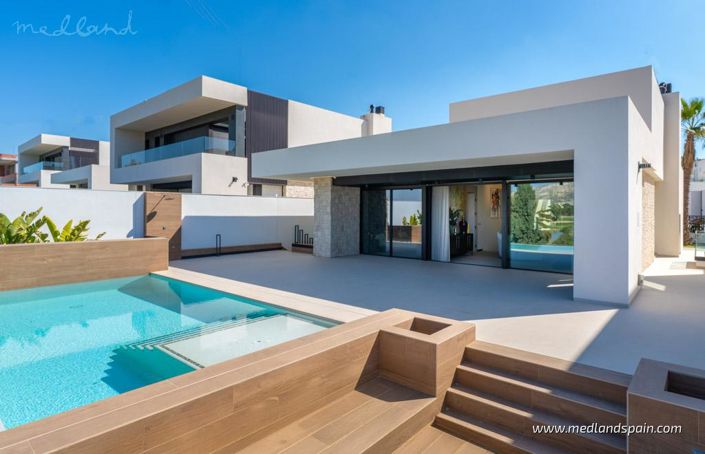 Image No.2-3 Bed Villa for sale