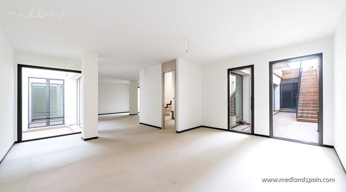 Image No.12-3 Bed Villa for sale